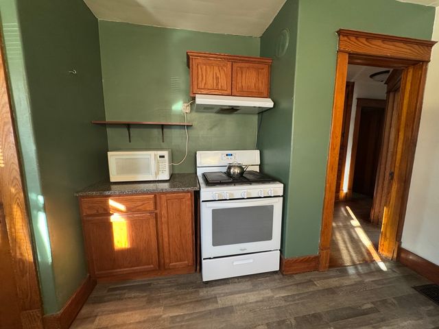 219 S Jackson Street, Clinton, IL 61727