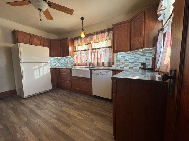 219 S Jackson Street, Clinton, IL 61727