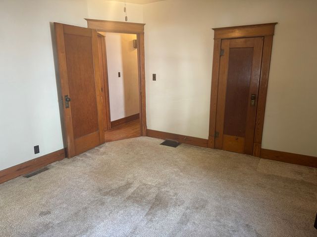 219 S Jackson Street, Clinton, IL 61727