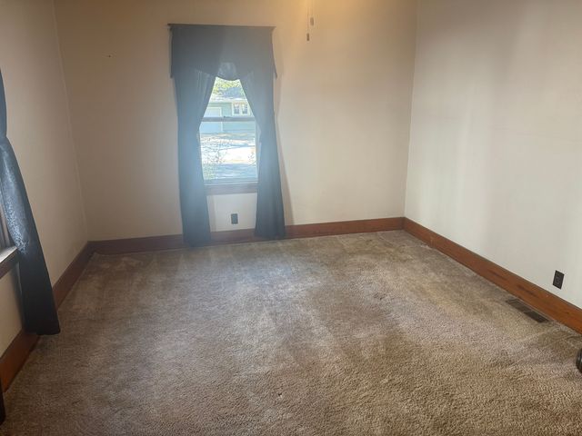 219 S Jackson Street, Clinton, IL 61727