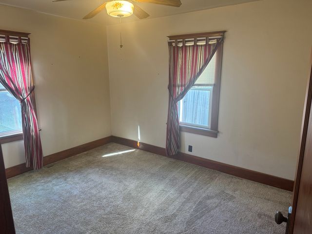 219 S Jackson Street, Clinton, IL 61727