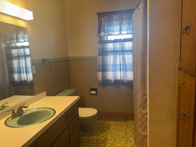 219 S Jackson Street, Clinton, IL 61727