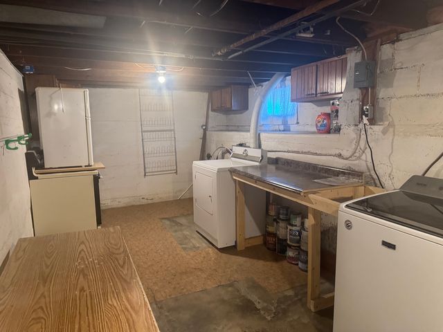 219 S Jackson Street, Clinton, IL 61727