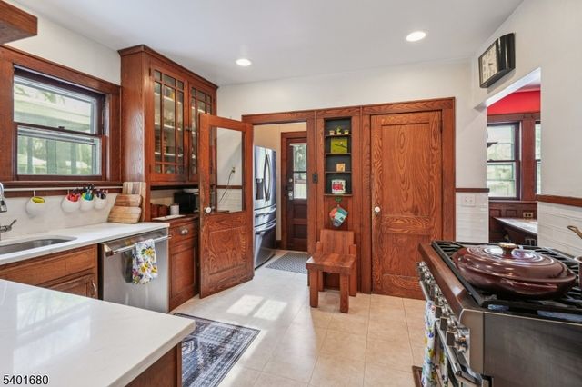 88 Plymouth Ave, Maplewood Twp., NJ 07040