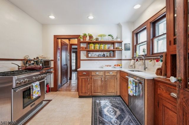 88 Plymouth Ave, Maplewood Twp., NJ 07040