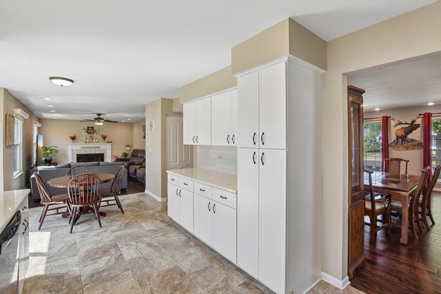 1931 Crossing Court, Naperville, IL 60540