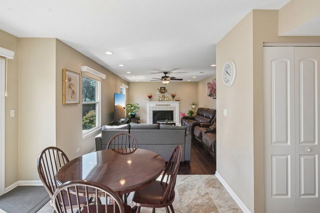 1931 Crossing Court, Naperville, IL 60540