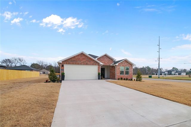 3101 N Rooster Street, Siloam Springs, AR 72761
