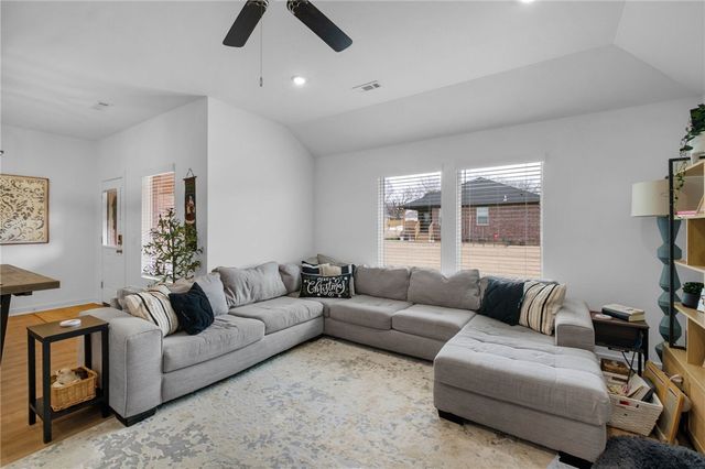 3101 N Rooster Street, Siloam Springs, AR 72761