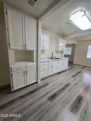3024 N 37TH Drive, Phoenix, AZ 85019