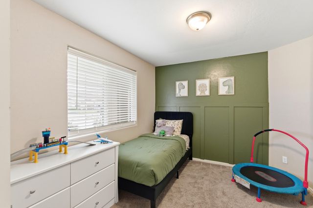 2201 E Delta Court, Visalia, CA 93292