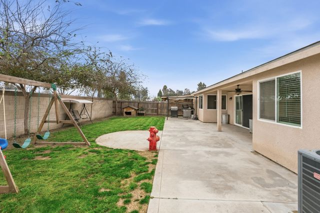 2201 E Delta Court, Visalia, CA 93292