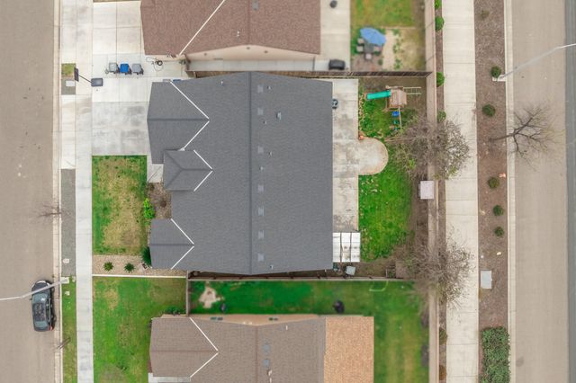 2201 E Delta Court, Visalia, CA 93292