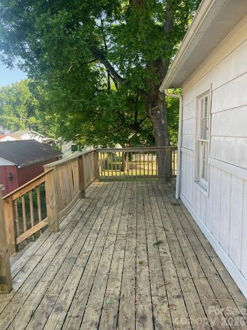 119 Pine Street, Badin, NC 28009