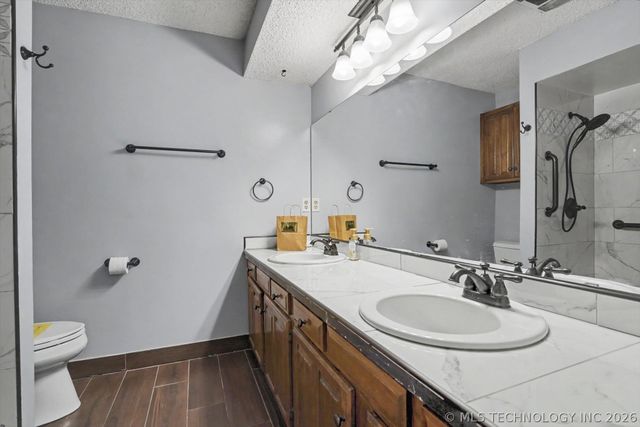 2905 S Aspen Court, Broken Arrow, OK 74012