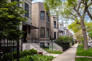 2708 N Albany Avenue, Chicago, IL 60647
