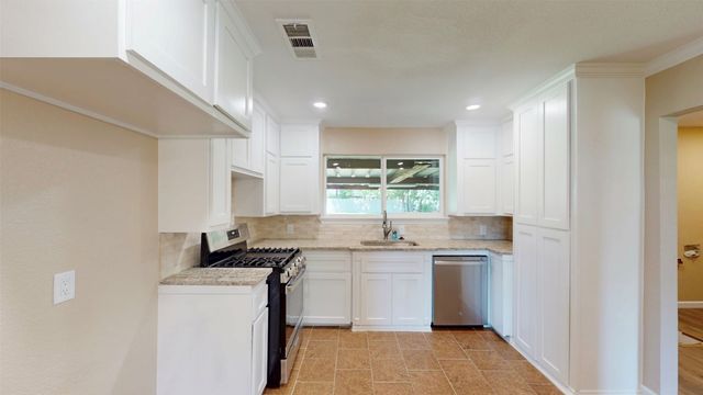 3201 Lakeland Street, Fort Worth, TX 76111