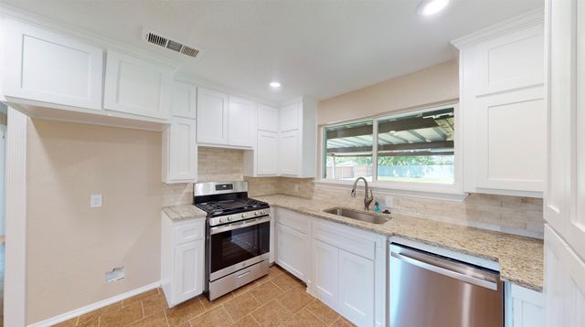 3201 Lakeland Street, Fort Worth, TX 76111