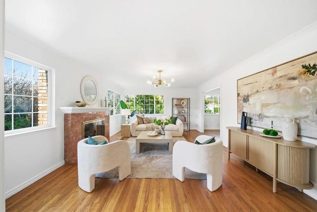 225 W Meadow Drive, Palo Alto, CA 94306