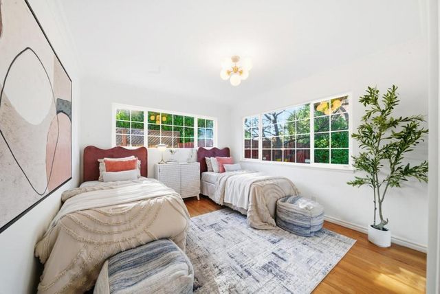 225 W Meadow Drive, Palo Alto, CA 94306