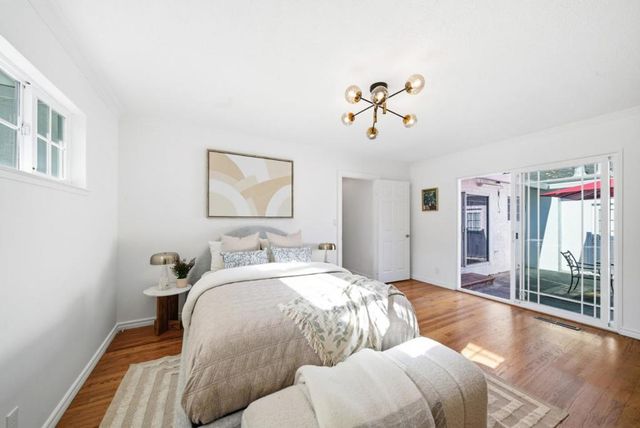 225 W Meadow Drive, Palo Alto, CA 94306