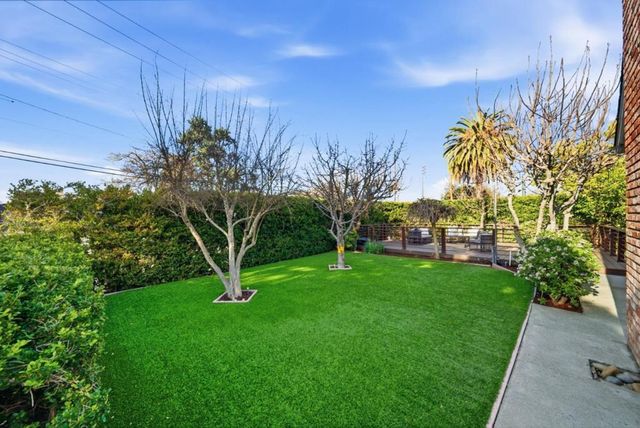 225 W Meadow Drive, Palo Alto, CA 94306