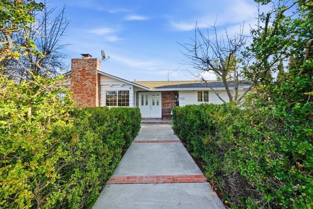 225 W Meadow Drive, Palo Alto, CA 94306