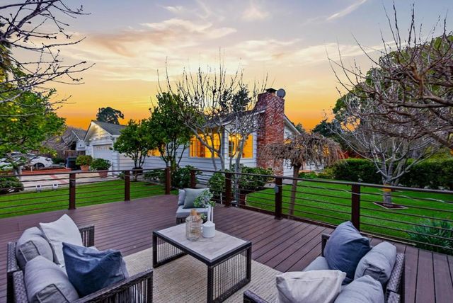 225 W Meadow Drive, Palo Alto, CA 94306