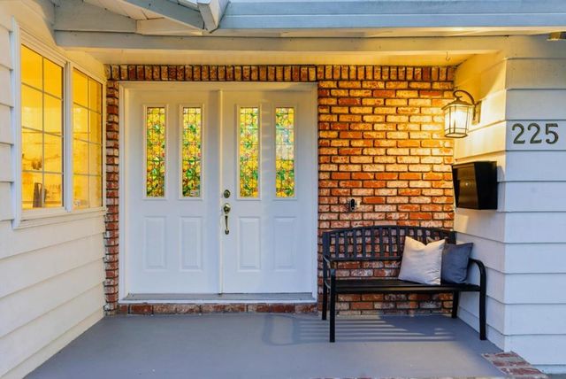 225 W Meadow Drive, Palo Alto, CA 94306