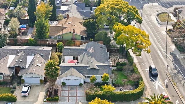 225 W Meadow Drive, Palo Alto, CA 94306