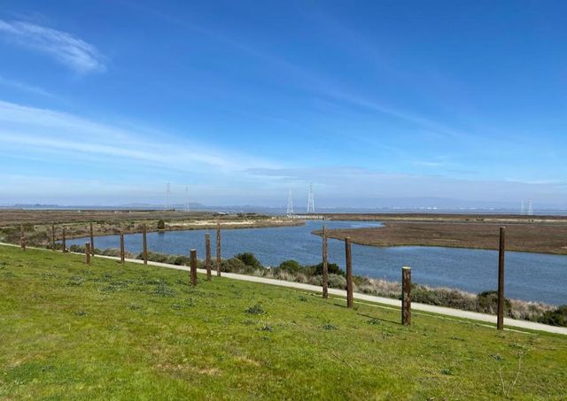 225 W Meadow Drive, Palo Alto, CA 94306