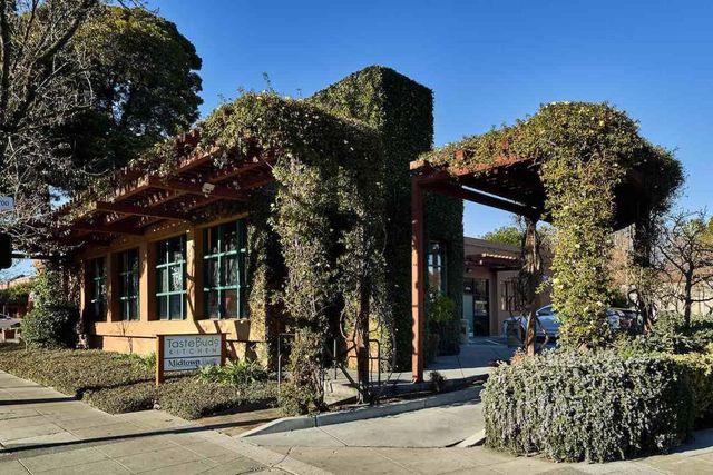 225 W Meadow Drive, Palo Alto, CA 94306