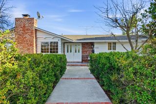 225 W Meadow Drive, Palo Alto, CA 94306