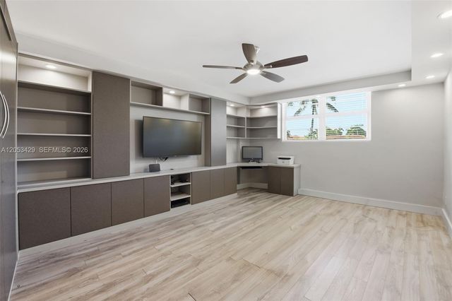 90 Edgewater Drive 225, Coral Gables, FL 33133