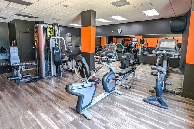 90 Edgewater Drive 225, Coral Gables, FL 33133