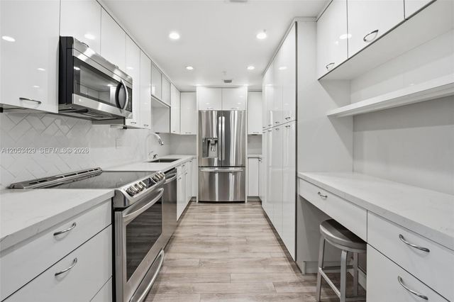 90 Edgewater Drive 225, Coral Gables, FL 33133
