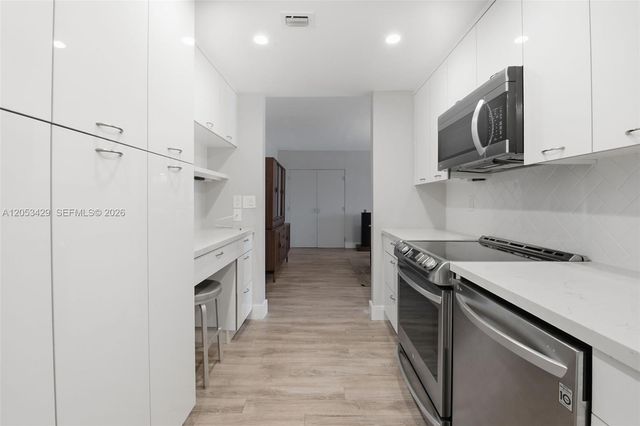 90 Edgewater Drive 225, Coral Gables, FL 33133