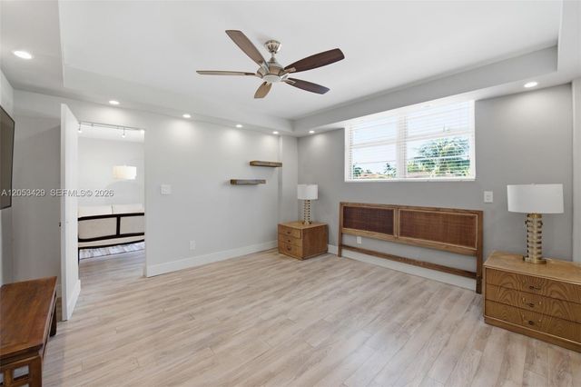 90 Edgewater Drive 225, Coral Gables, FL 33133