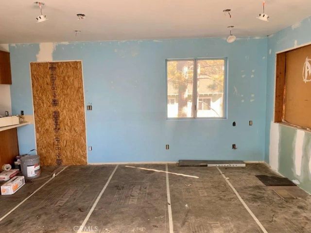 33130 Ridge Road, Running Springs, CA 92382