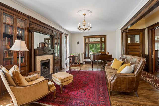 2105 Girard Avenue S, Minneapolis, MN 55405