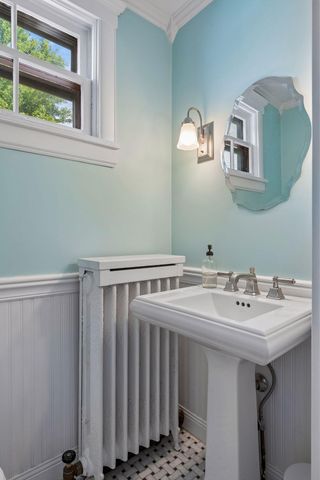 2105 Girard Avenue S, Minneapolis, MN 55405