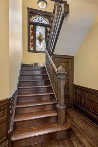 2105 Girard Avenue S, Minneapolis, MN 55405