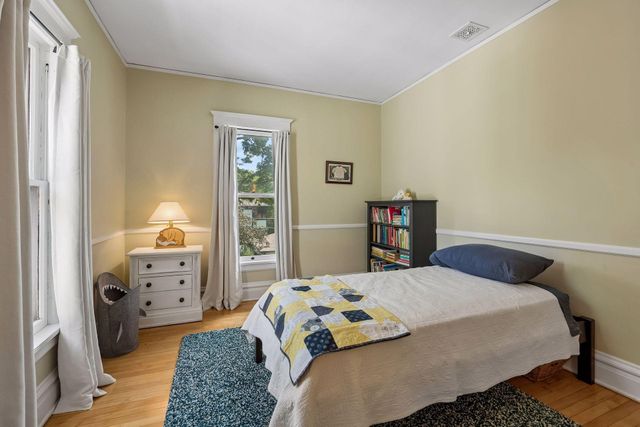 2105 Girard Avenue S, Minneapolis, MN 55405