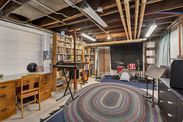 2105 Girard Avenue S, Minneapolis, MN 55405