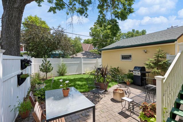2105 Girard Avenue S, Minneapolis, MN 55405