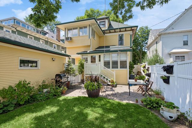 2105 Girard Avenue S, Minneapolis, MN 55405