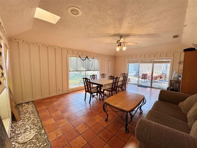 276 Broadmoor Drive, Brookeland, TX 75931