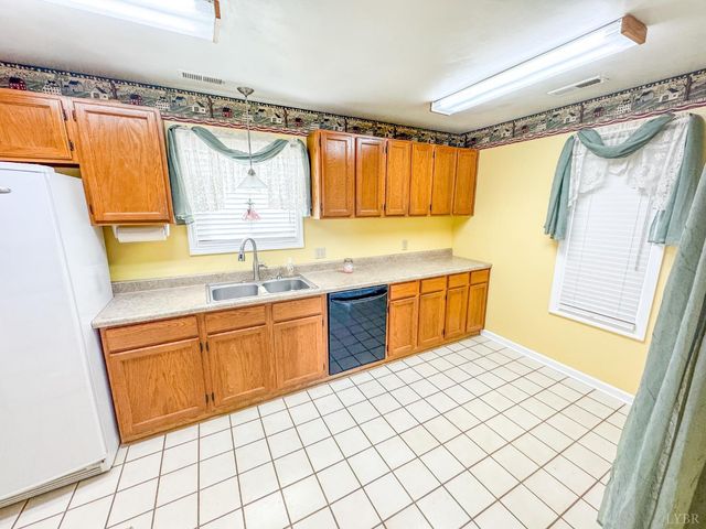 101 Manor Drive A, Forest, VA 24551