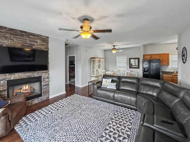 175 Ellen Ln, Decaturville, TN 38329
