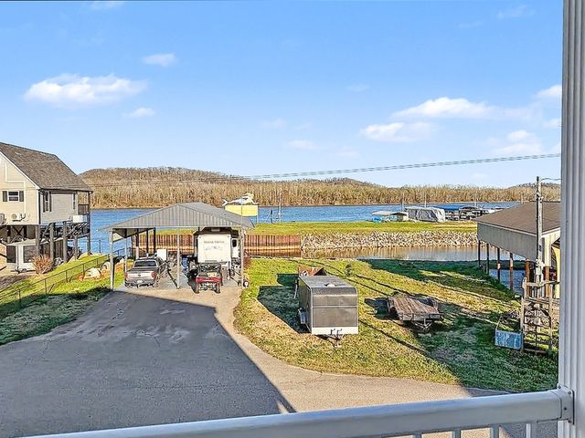175 Ellen Ln, Decaturville, TN 38329